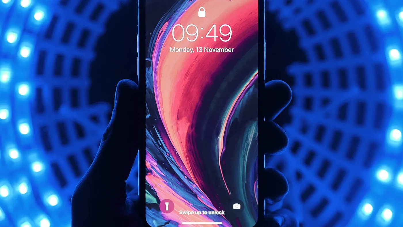 Phone interface with a weak mobile call to action