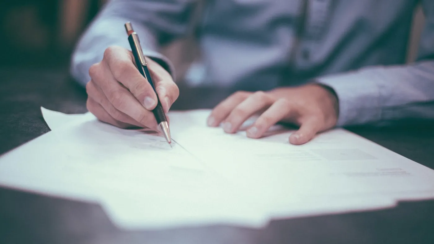 Business content topics prioritized on a planning desk