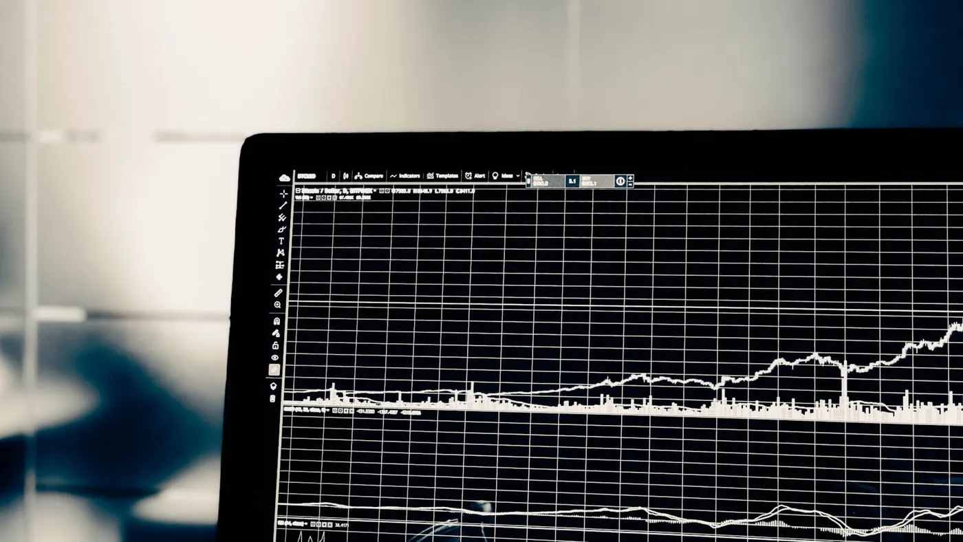 Analytics analysis session focused on measuring website leads accurately